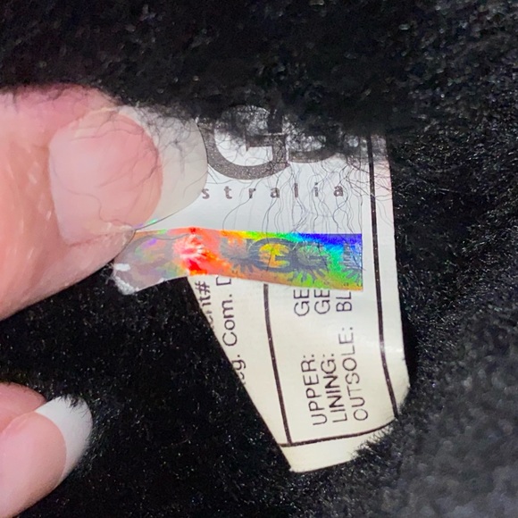 UGG Black Classic Short II #5825 Sheepskin Boots Size 6 - Picture 2 of 14